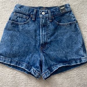 NWT Abercrombie Natural Rise Denim Shorts